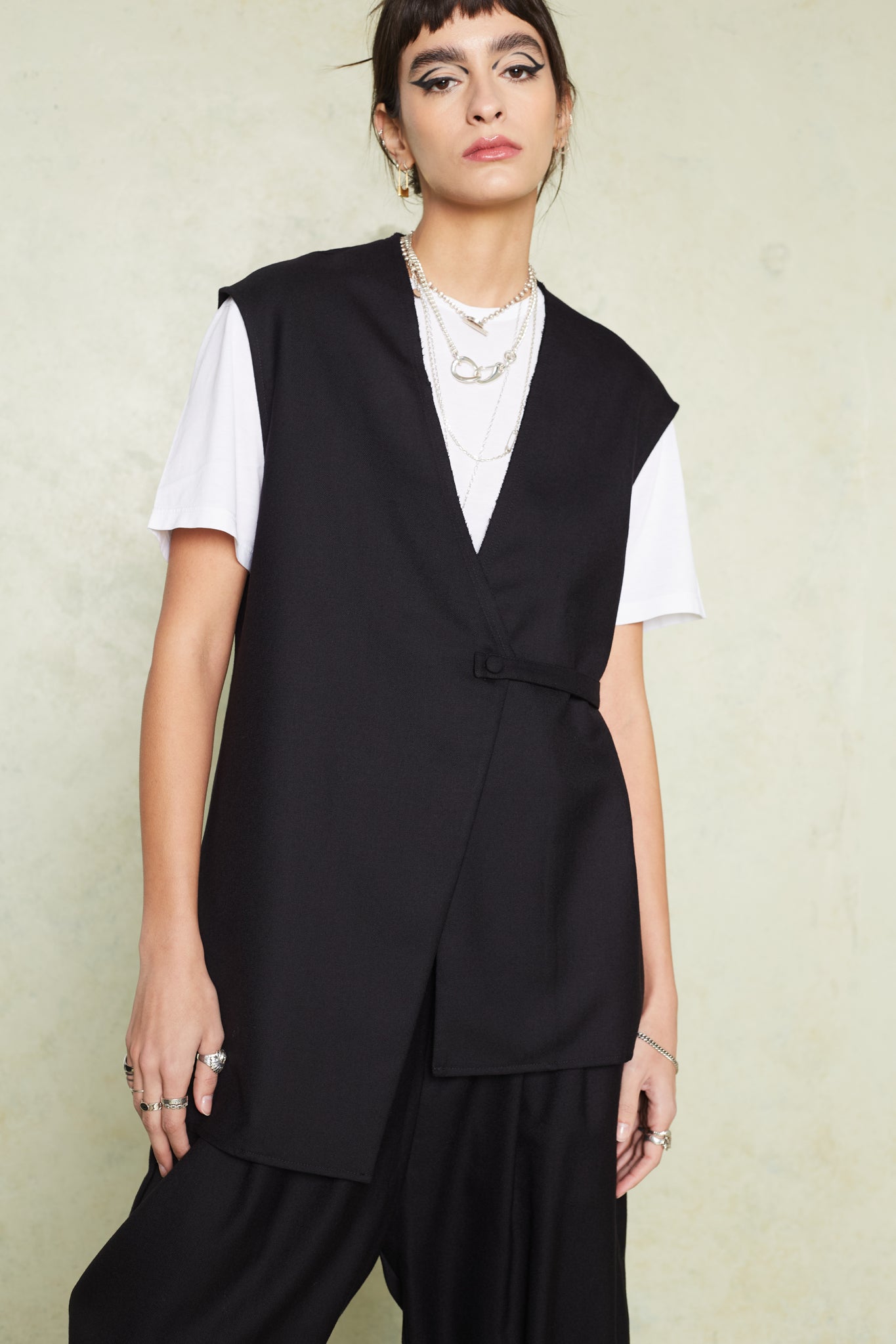 Grantully Vest Black