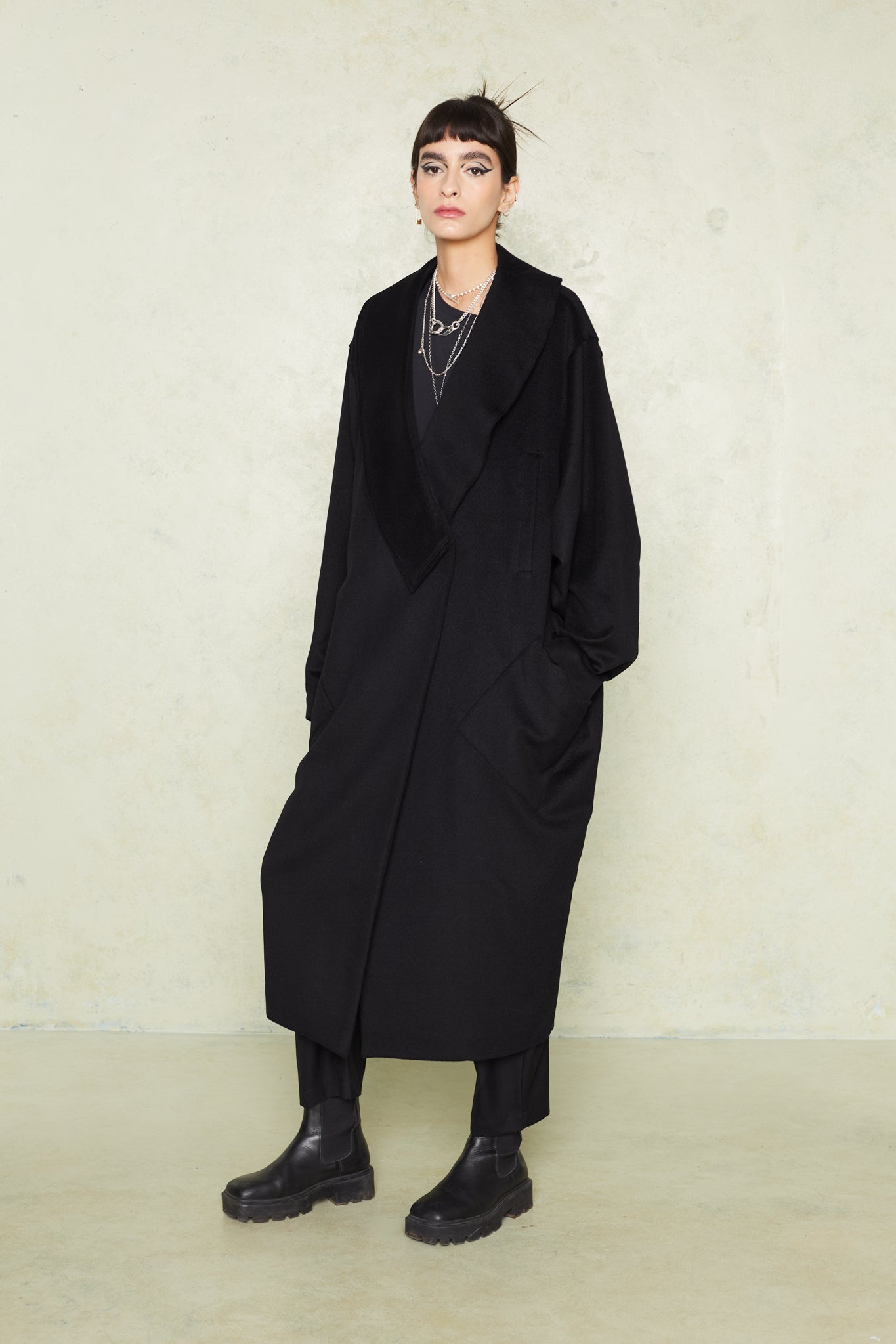 Blomfield Coat Black