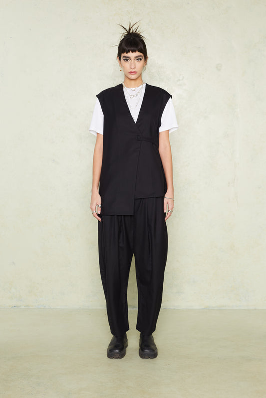 Grantully Vest Black